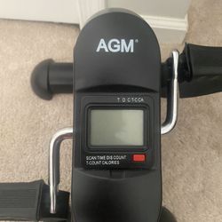 LEG EXERCISER