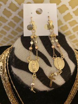 vendo aretes de Oro laminado. laminated gold