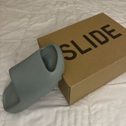 Yeezy Slides 