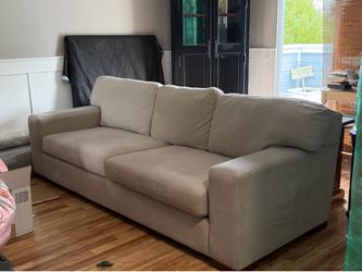 🛋️ LIKE-NEW Beige 3-Seater Sofa – Plush, Spotless & Ready!