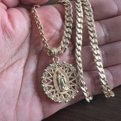 Cuban Chain En Oro Laminado Con Virgen