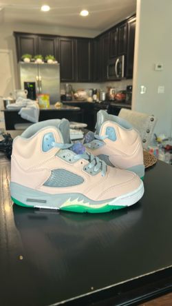 Jordan 5 2022 Easter Exclusive