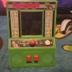 Frogger Mini Handheld Arcade 