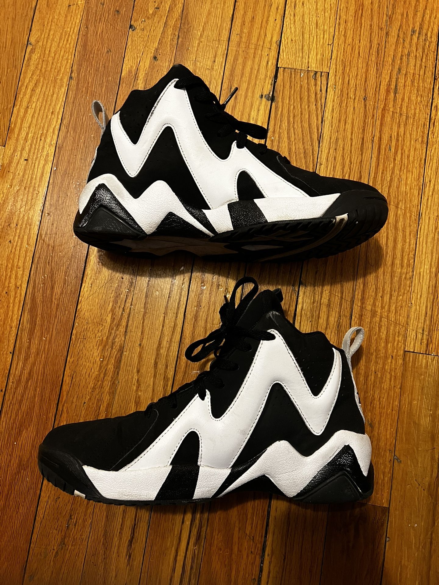 Kamikaze I Mid Black & White