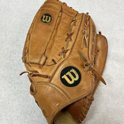 Wilson A2000 Baseball Glove Mitt