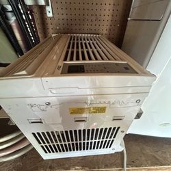 Selling Window Unit AC / House