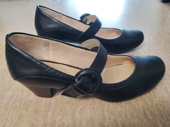 Mary Jane Pumps