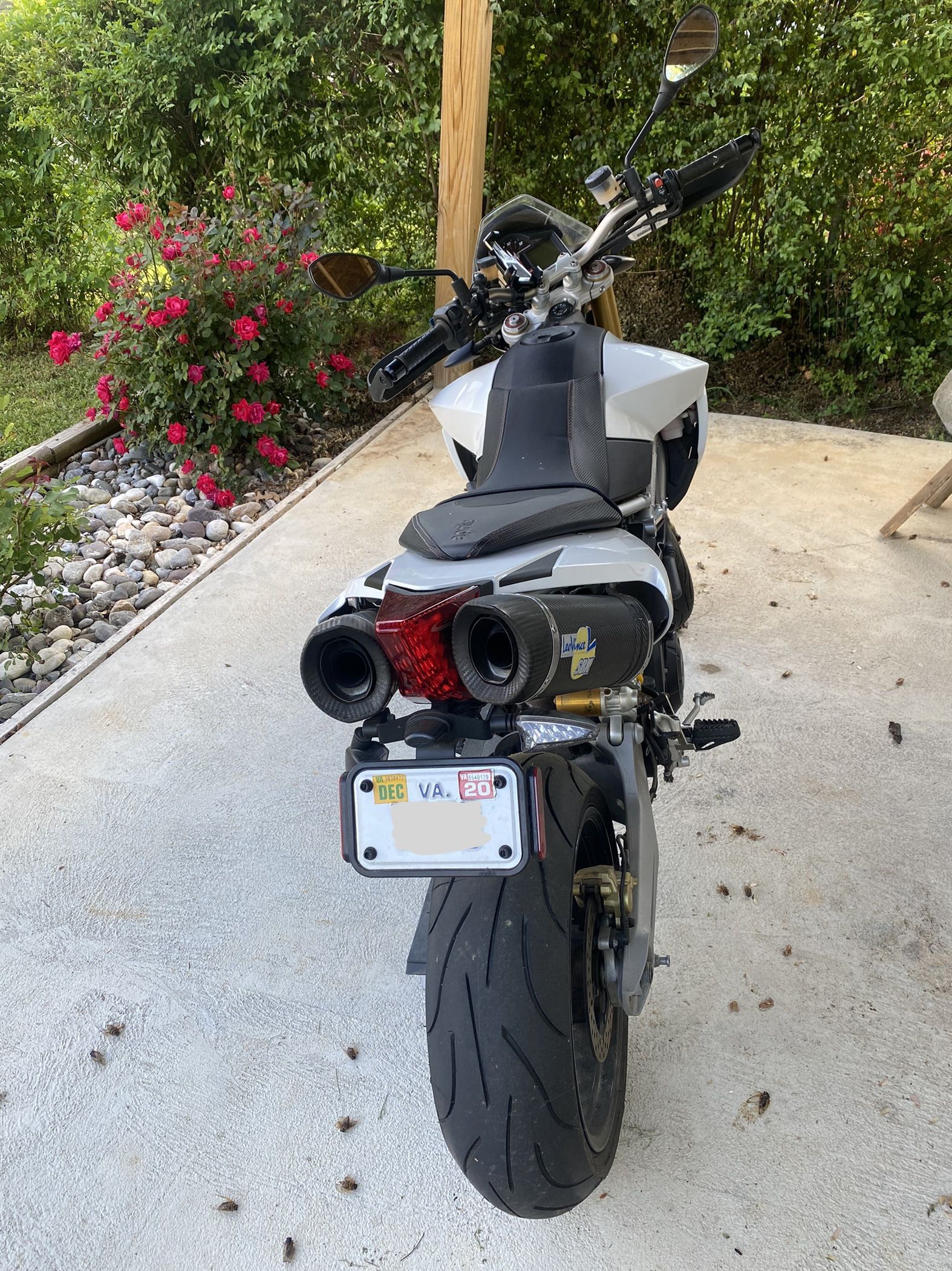 2011 aprilia dorsoduro 1200