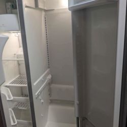 Frigidaire Gallery Fridge/Freezer
