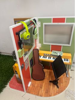 American Girl Melody’s Music Studio & Keyboard