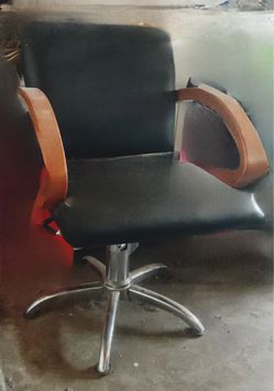 Hair cutting chair/ styling chair