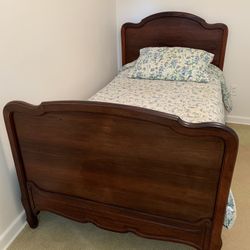 Antique 3/4 Size Bed