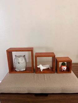 Set of 3 wood wall cubes whit decor included