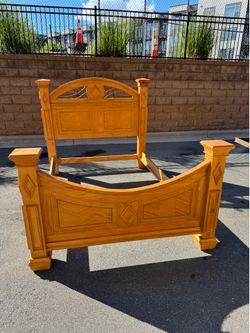 Light Wood Queen Bed Frame with Diamond Carvings