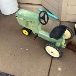 John Deere Kids Tricycle