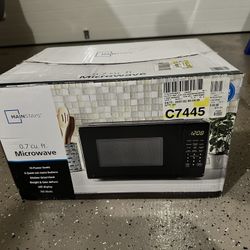 Microwave Almost New 