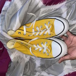 Yellow Converse Size 6 Mens Throw A Price!!