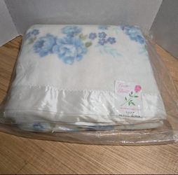 70s Beacon Blanket Floral Rayon & Nylon 72x90" Grandma Core New