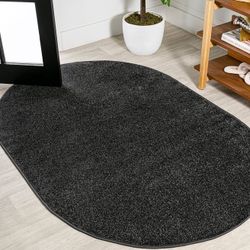 JONATHAN Y  3x5 Black Oval Rug