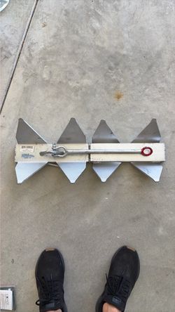 Box anchor