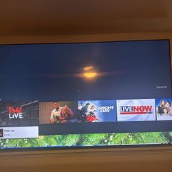 Samsung 65” Class Crystal UHD DU7200 With Wall Bracket 