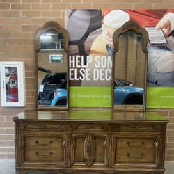 Long Dresser w/glass top and 2 mirrors