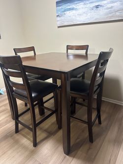 Comedor de 4 sillas