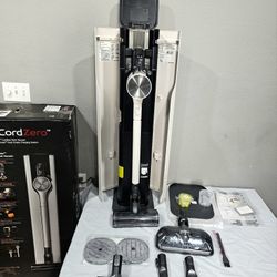 lg cordzero a9 kompressor cordless vacuum with auto empty base + mop