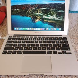 Apple Macbook Air i5 Laptop
