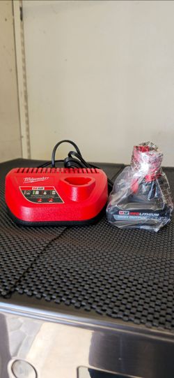 Milwaukee M12 Charger and RedLithium Battery