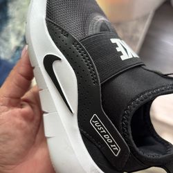 Nike Toddler Shoes Size 10.5