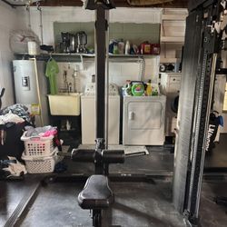 Lat Pulldown Machine