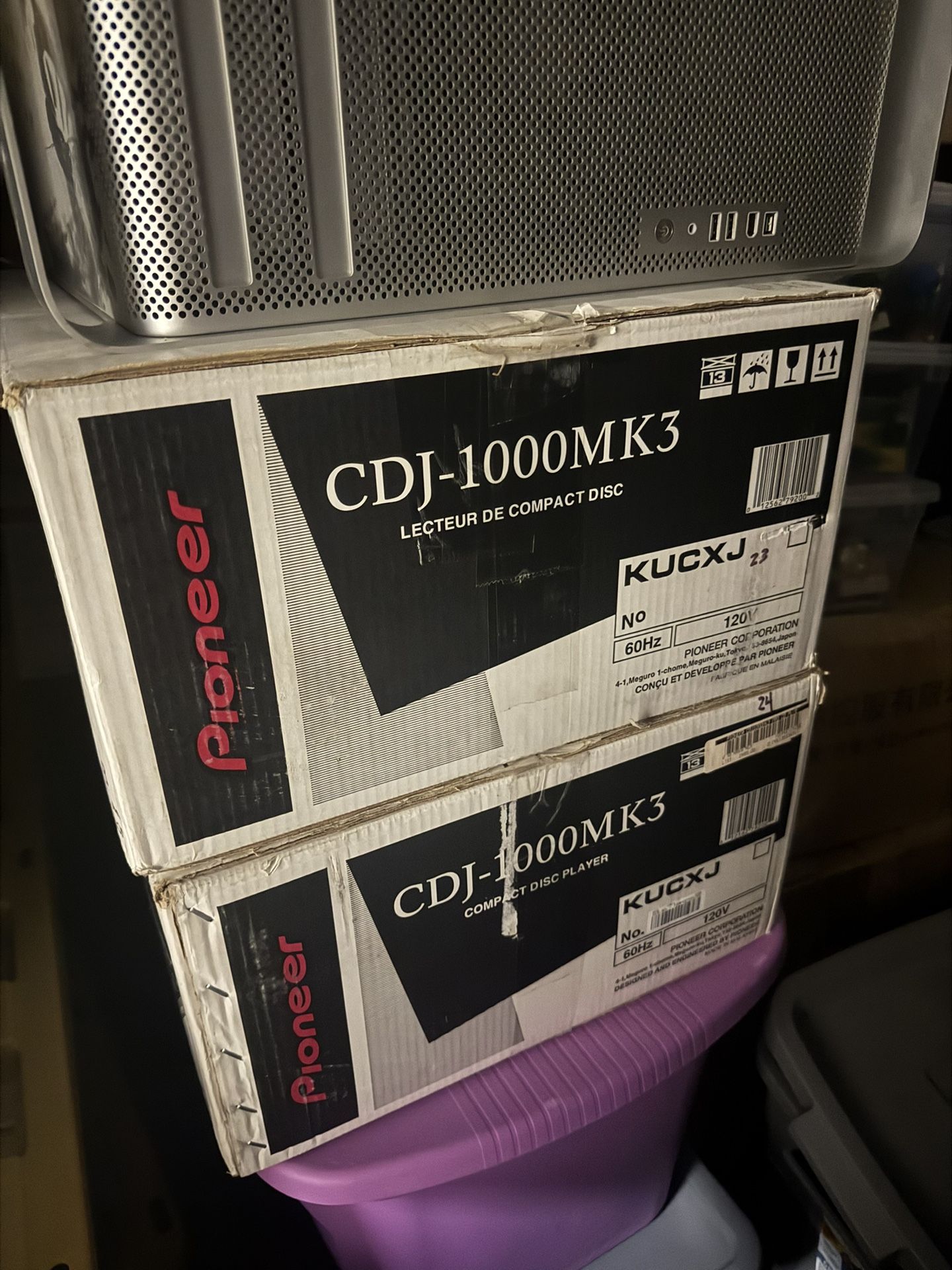 Dj equipment