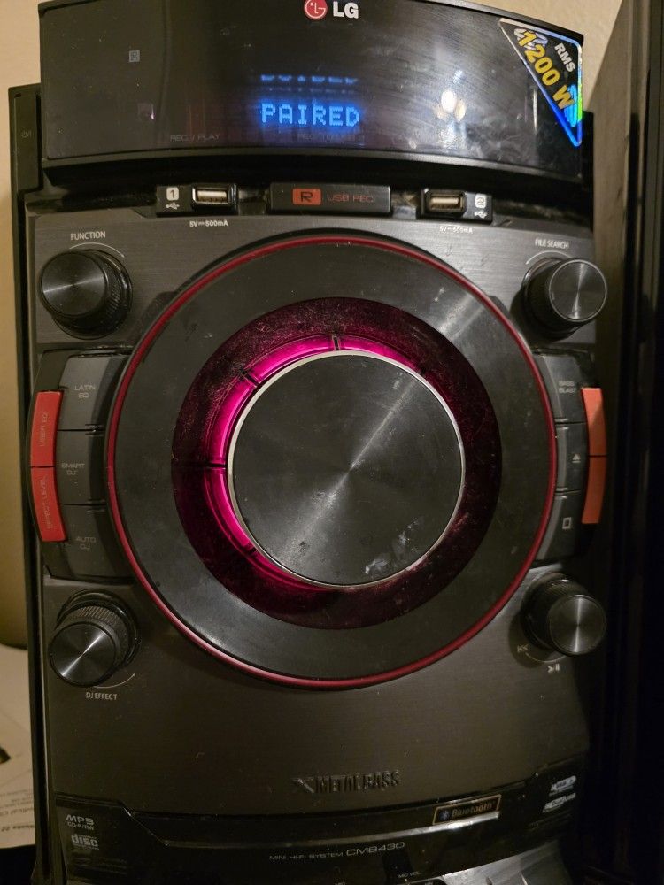 LG Stereo With SUBWOOFER