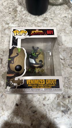 Venomized groot bobble head