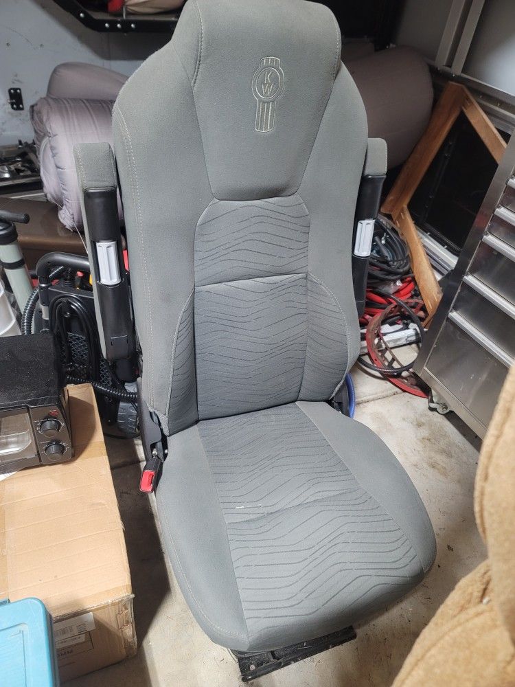Kenworth Fabric Seat Like NEW