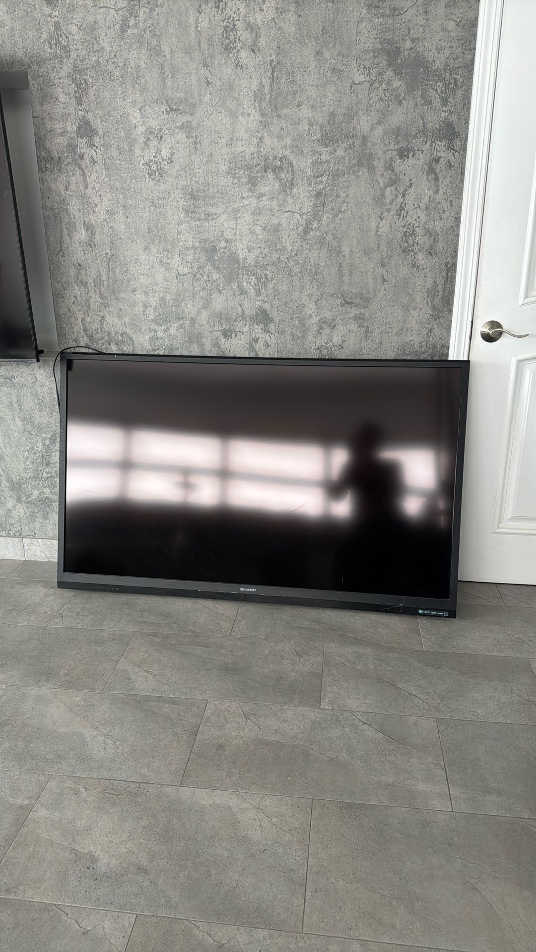 60 Inch Sharp Flat Screen tv
