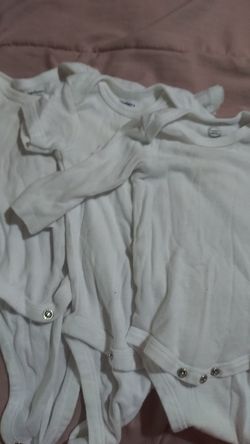 Baby white clothes 3 to 6 months