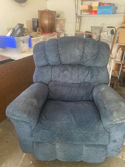 Oversized recliner