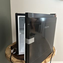 Nearly New mini fridge