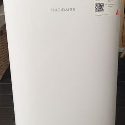 FRIGIDAIRE 12,000 BTU Portable Air Conditioner Cools 350 sq.