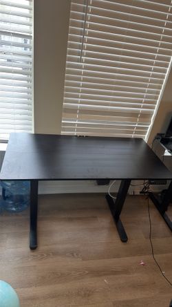 Ergonomic desk
