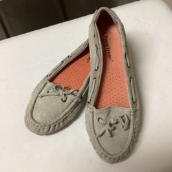 Women’s BARE TRAPS Beige, Leather Suede, Slip On Moccasin Flat Shoes… Size 6M