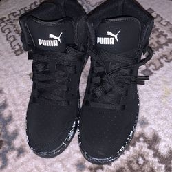 black Pumas Size 5.5