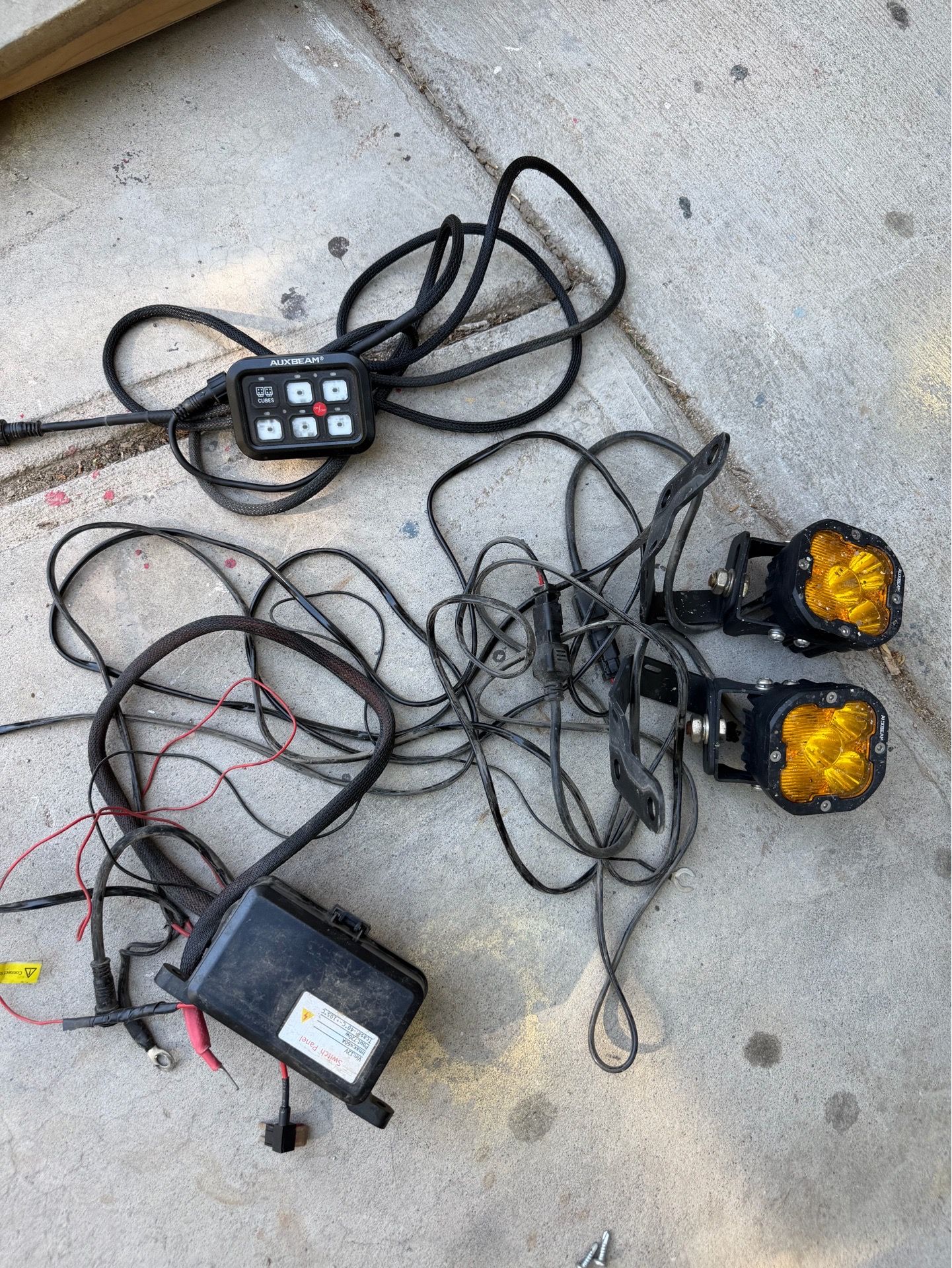 Auxbeam pod lights (amber or white) with 6 gangswitch panel