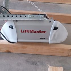 Liftmaster 1/2hp Garage Door Opener With Remote 