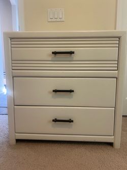 Free painted white dresser set