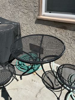 Small table and 2 chairs