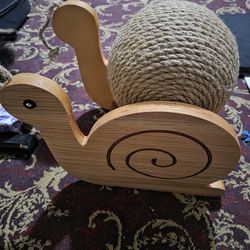 Wood Snail cat rolling ball scratcher