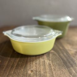 Vintage Pyrex 1970’s Yellow And Green Casserole Dish Set Of 2 With 2 Lids. 471, 473